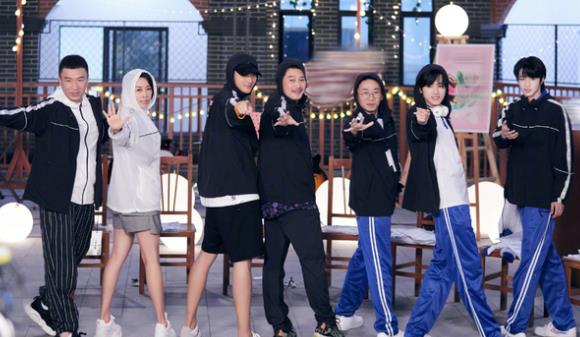 黄子韬说萌探少了杨紫不够完美,黄子韬和杨紫谁大