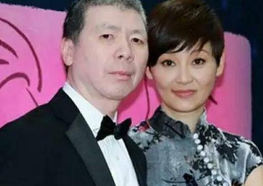 冯小刚的现任妻子是哪位演员,冯小刚妻子国籍及资料