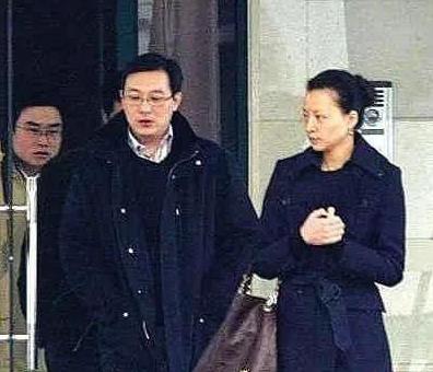 董卿的老公年龄有多大,董卿今年多大年龄