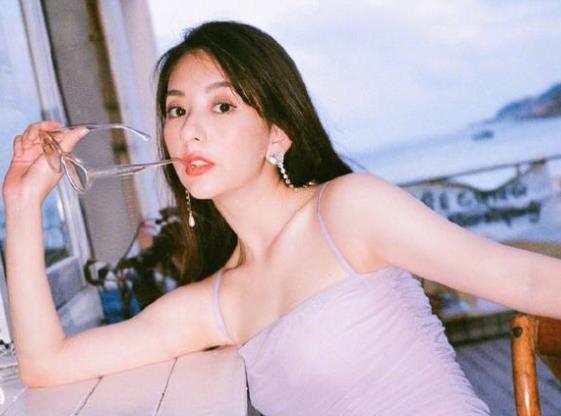 方媛带着两个孩子坐经济舱,方媛是什么出身 方媛带着两个孩子坐经济舱,方媛是什么出身