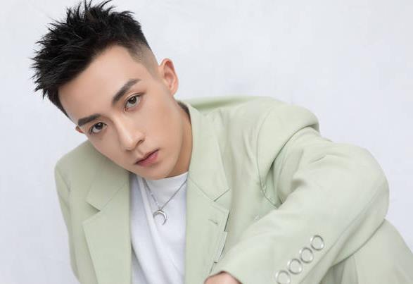 谷嘉诚陈小纭恋情曝光，谷嘉诚是哪里人及资料