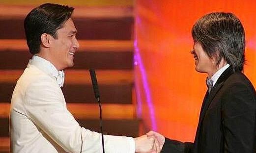 周星驰和梁朝伟的真实关系揭秘,周星驰和梁朝伟是同学吗