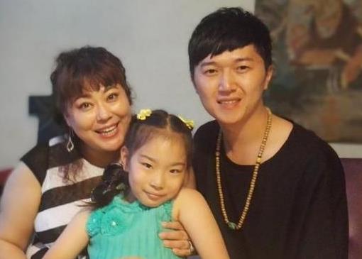 李菁菁第二任老公是谁,李菁菁有几个孩