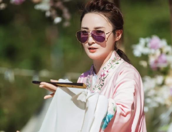 蒋勤勤为陈建斌唱牡丹亭的原因,蒋勤勤陈建斌生了几个 蒋勤勤为陈建斌唱牡丹亭的原因,蒋勤勤陈建斌生了几个