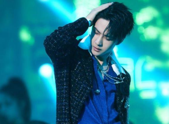 王一博扭到我心里了,王一博是哪家公司艺人