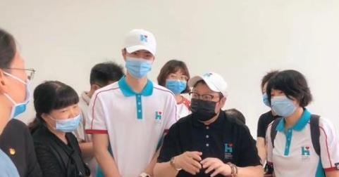 王一博送物资往前线,王一博捐款一共捐了多少河南