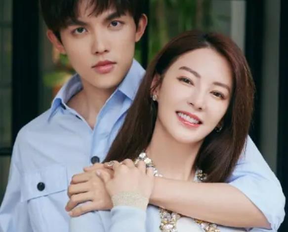 李柄熹送张雨绮小提琴当定情礼物,李柄熹张雨绮相差多少岁 李柄熹送张雨绮小提琴当定情礼物,李柄熹张雨绮相差多少岁