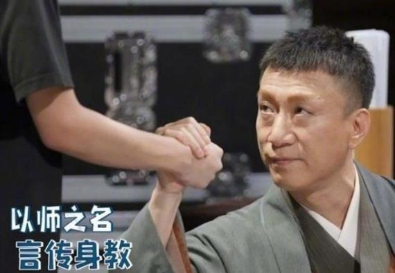 孙红雷劝小演员把学上完,孙红雷哪个学校毕业及资料 孙红雷劝小演员把学上完,孙红雷哪个学校毕业及资料