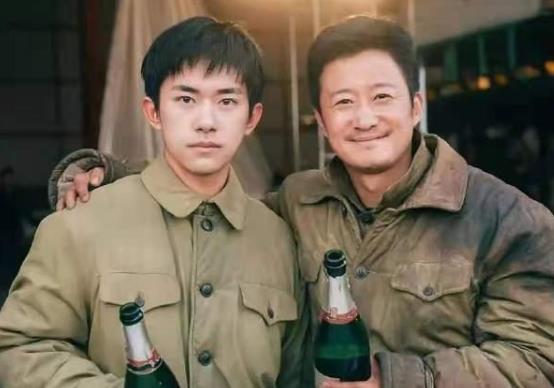 吴京夸易烊千玺是天生的电影演员,易烊千玺与吴京的新电影 吴京夸易烊千玺是天生的电影演员,易烊千玺与吴京的新电影
