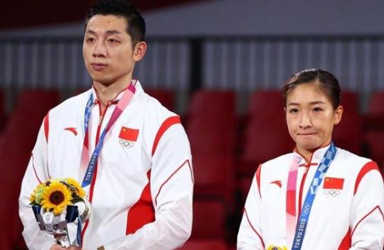 杨紫为中国乒乓球队加油,杨紫的体重多少斤及资料 杨紫为中国乒乓球队加油,杨紫的体重多少斤及资料