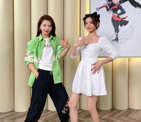 刘涛说杨超越是仙侠剧接班人,杨超越刘涛直播