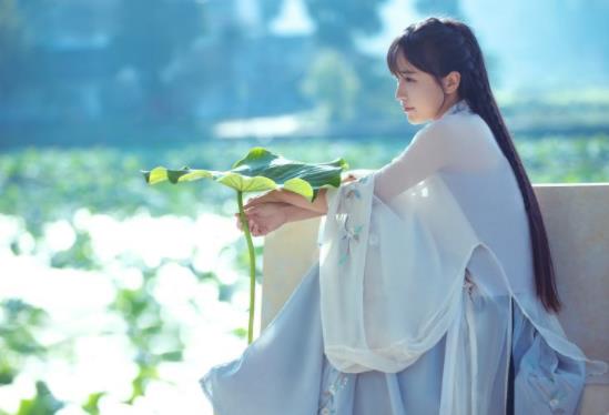 李子柒平时住在哪里,李子柒是哪里人及资料