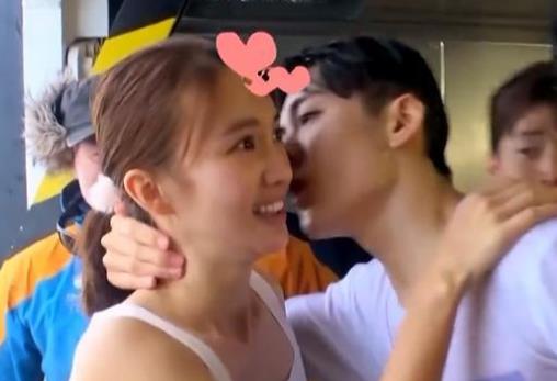 曾舜晞一看就喜欢金晨,曾舜晞亲金晨是哪一期 曾舜晞一看就喜欢金晨,曾舜晞亲金晨是哪一期