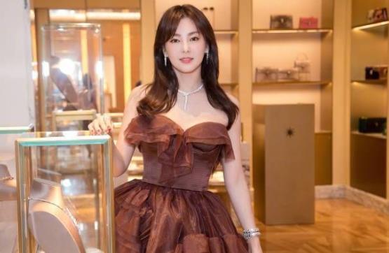 张雨绮问李柄熹想管她还是想养她,张雨绮是哪里的及资料 张雨绮问李柄熹想管她还是想养她,张雨绮是哪里的及资料