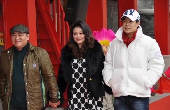 小沈阳悼念于月仙说小姨一路走好,小沈阳和于月仙什么关系