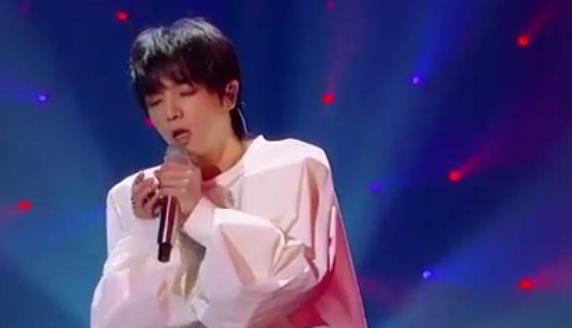 华晨宇只能唱到40岁是真的吗,华晨宇不像30岁