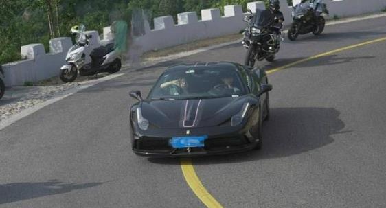 张一山副驾驶是谁,张一山开什么车