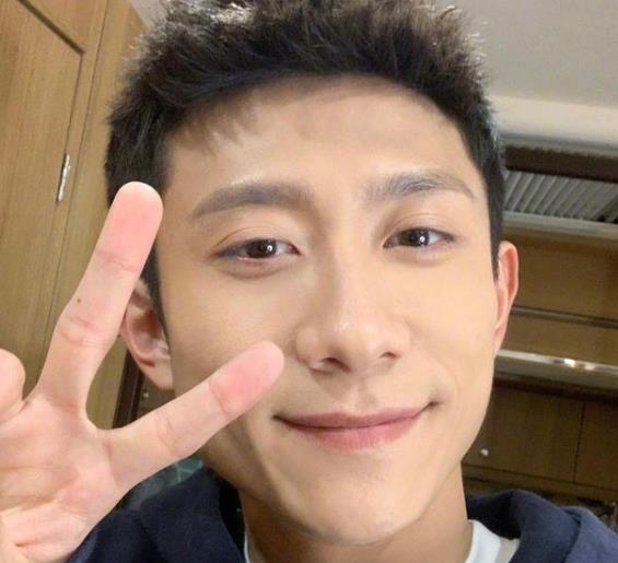 张一山副驾驶是谁,张一山开什么车