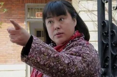 李菁菁和里昂什么关系,李菁菁和里昂结婚了吗 李菁菁和里昂什么关系,李菁菁和里昂结婚了吗