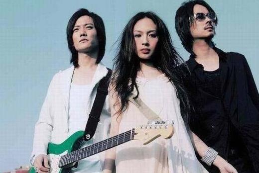 飞儿乐队为什么换主唱了,飞儿乐团现在的主唱是谁 飞儿乐队为什么换主唱了,飞儿乐团现在的主唱是谁