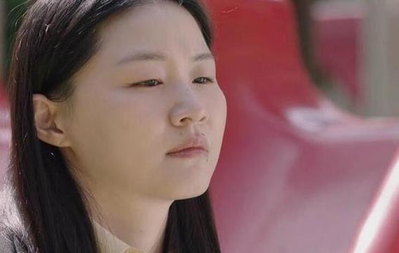 我在他乡挺好的胡晶晶为什么要跳天桥,我在他乡挺好的胡晶晶的秘密