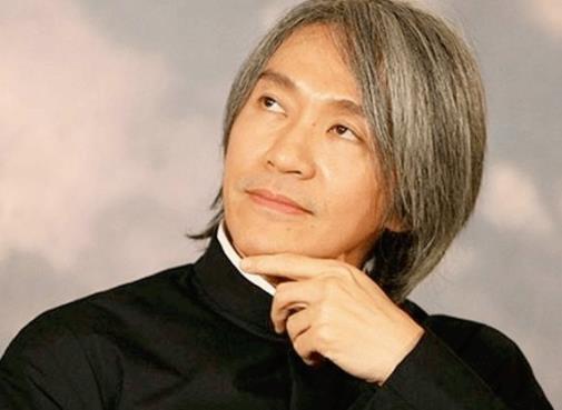 周星驰追求17岁港姐,周星驰为什么不演戏了