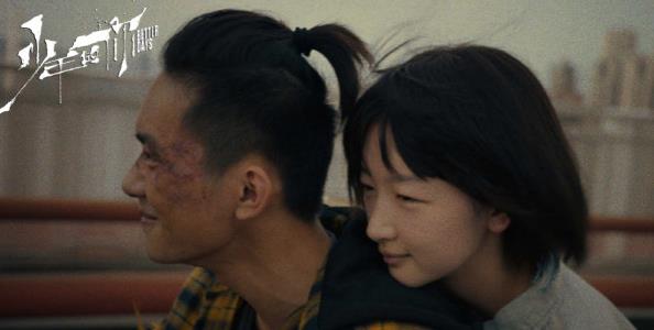 易烊千玺周冬雨肯定有事,易烊千玺真名叫什么名字