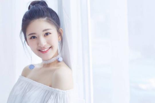 赵露思怎么当上演员的,赵露思是哪个公司的