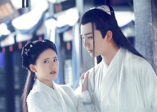 李宏毅赵露思是男女朋友吗,李宏毅和赵露思是真吻戏吗