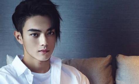 许凯的女朋友到底是谁,许凯原来叫什么 许凯的女朋友到底是谁,许凯原来叫什么