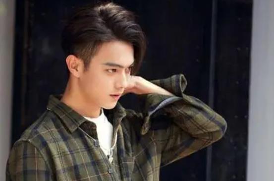 许凯的女朋友到底是谁,许凯原来叫什么 许凯的女朋友到底是谁,许凯原来叫什么