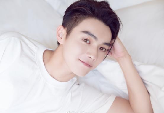 许凯的女朋友到底是谁,许凯原来叫什么 许凯的女朋友到底是谁,许凯原来叫什么