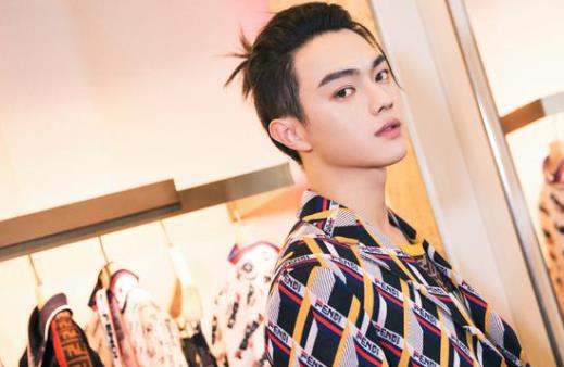 许凯喜欢的女生,许凯一家多少人