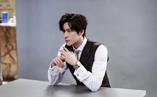 魏哲鸣怎么不红,魏哲鸣怎么不老