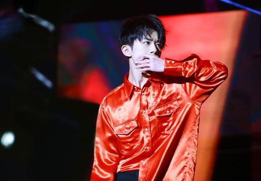 易烊千玺女朋友张可儿,易烊千玺高考成绩