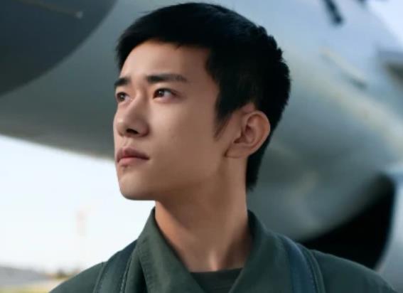 易烊千玺女朋友张可儿,易烊千玺高考成绩