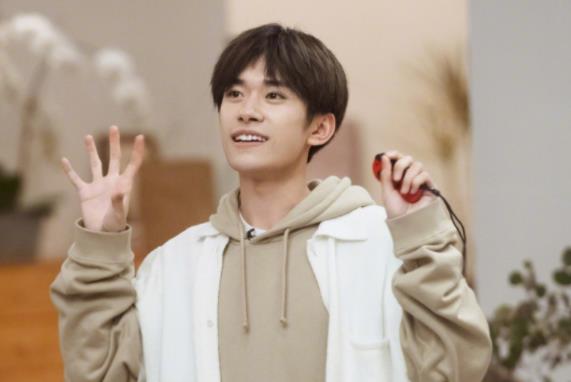 为什么说易烊千玺是北京人,易烊千玺爱吃什么菜 为什么说易烊千玺是北京人,易烊千玺爱吃什么菜