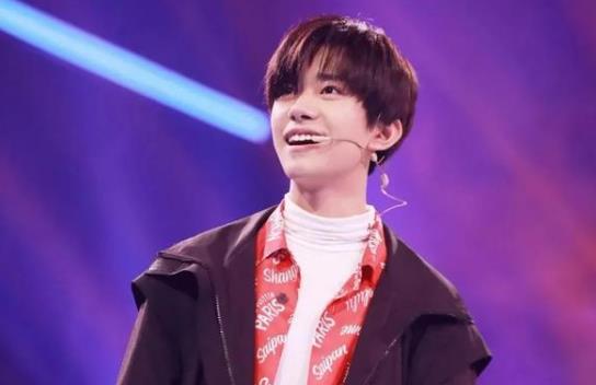 易烊千玺杨幂合作,易烊千玺为什么越长越帅 易烊千玺杨幂合作,易烊千玺为什么越长越帅