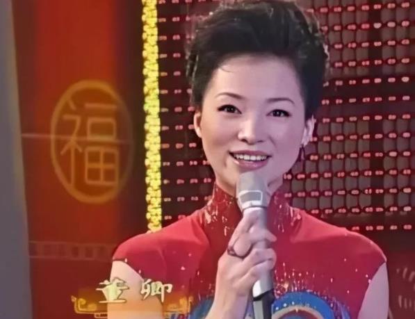 董卿为什么不主持春晚了,董卿为什么不主持节目了 董卿为什么不主持春晚了,董卿为什么不主持节目了