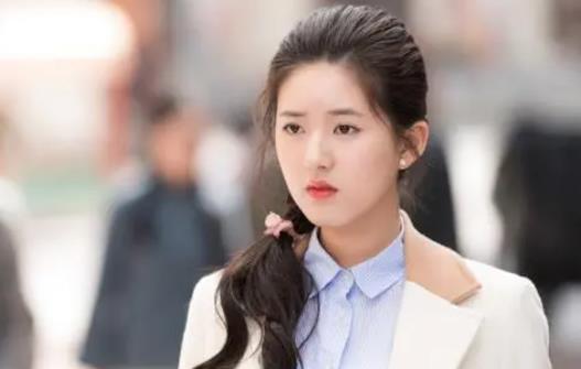 赵露思初吻给了谁,赵露思是哪个公司的旗下艺人 赵露思初吻给了谁,赵露思是哪个公司的旗下艺人