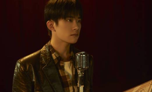 易烊千玺理想型是周冬雨,易烊千玺身价多少 易烊千玺理想型是周冬雨,易烊千玺身价多少