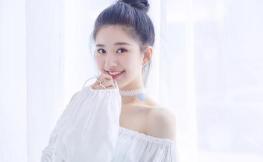 赵露思和王一博好配,赵露思上过大学吗