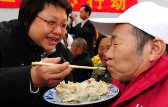 韩红为什么要做慈善,韩红从什么时候开始做慈善