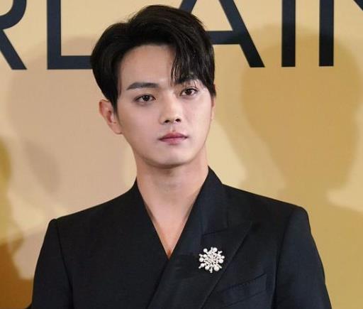 许凯为什么资源这么好,许凯很火吗 许凯为什么资源这么好,许凯很火吗