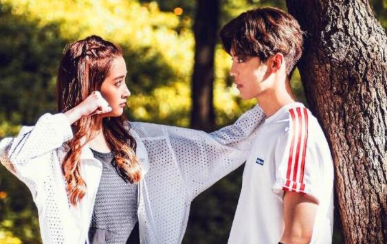 鹿晗跟关晓彤是什么关系,鹿晗对关晓彤是真爱吗 鹿晗跟关晓彤是什么关系,鹿晗对关晓彤是真爱吗