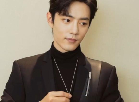 易烊千玺和肖战谁更帅,易烊千玺姓什么叫什么