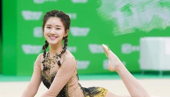 赵露思是国家二级运动员,射箭美女赵露思是演员吗 赵露思是国家二级运动员,射箭美女赵露思是演员吗