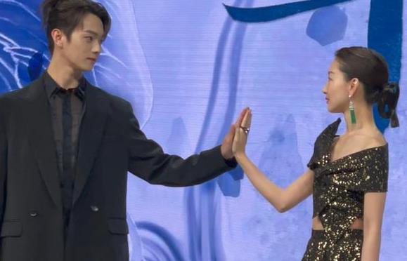 许凯周冬雨千古玦尘,许凯周冬雨快乐大本营