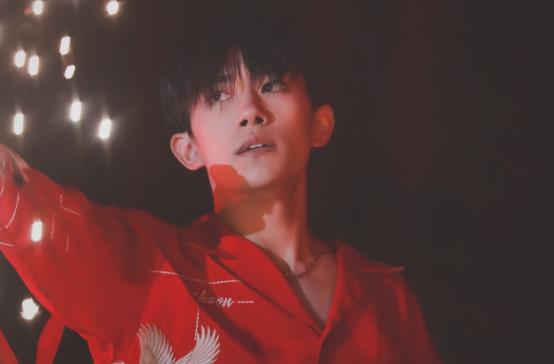 易烊千玺火的原因,易烊千玺生日