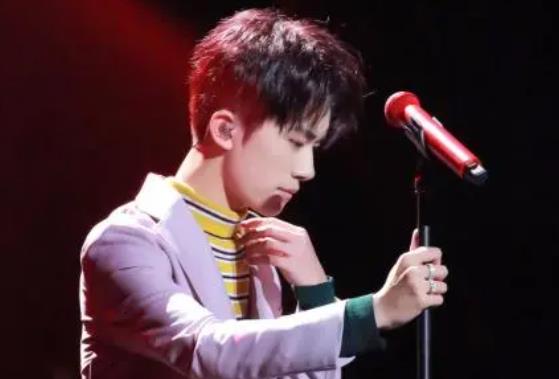 易烊千玺火的原因,易烊千玺生日